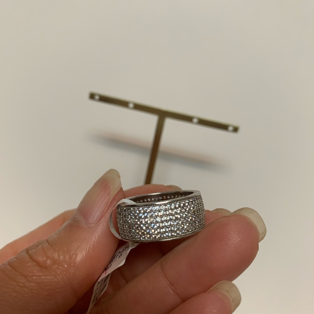 Ring - Picture 2 of 4